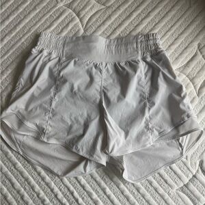 lululemon shorty Hot High Rise Shorts Lined 4”